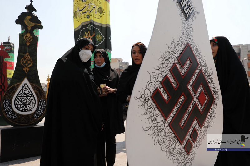 بازدید رئیس و اعضای شورا از نمایشگاه نقاشی خط نشان عاشقی در میدانگاه هفت تیر - 1401/05/10